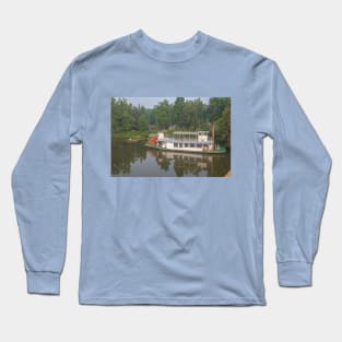 USA. Alaska. River. Old Retired Boat. Long Sleeve T-Shirt